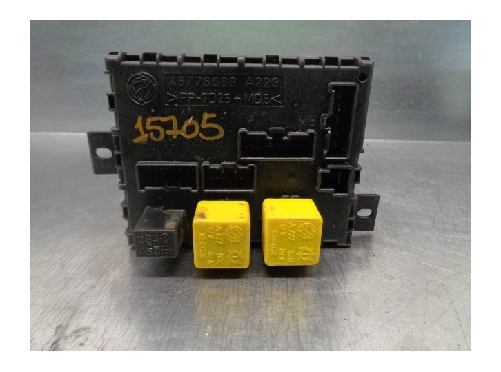 Recambio de caja reles / fusibles para lancia lybra berlina 1.9 jtd referencia OEM IAM 46776086  