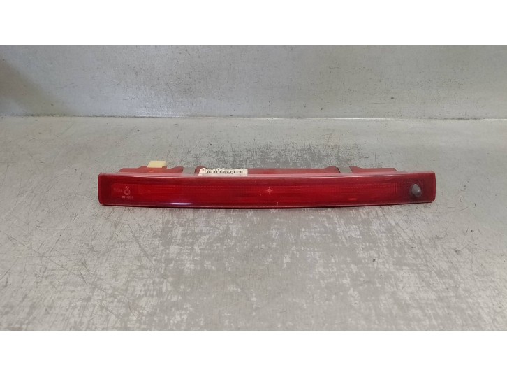 Recambio de luz central de freno para renault scenic ii 1.5 dci diesel referencia OEM IAM 8200073239C  