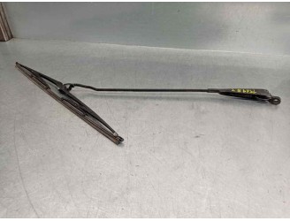 Recambio de brazo limpia trasero para ford escort berl./turn./cab./express básico berlina referencia OEM IAM 83BG17526G2A 
