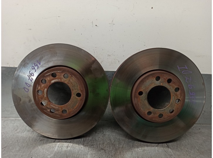 Replacement front brake disc for Opel Vectra B saloon basic (1999) OEM IAM reference 