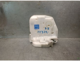 Recambio de cerradura puerta delantera derecha para mitsubishi asx (ga_w_) 1.6 mivec (ga1w) referencia OEM IAM 5715A728 5715A728