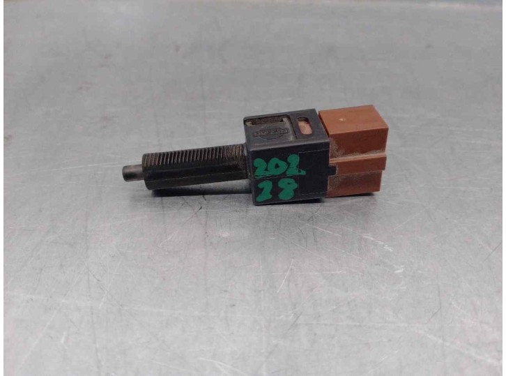 Recambio de interruptor para nissan qashqai (j10) 2.0 dci turbodiesel cat referencia OEM IAM 25300AT300  