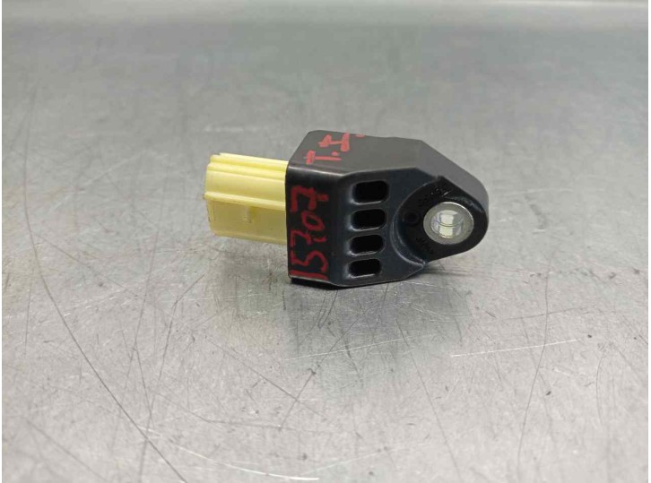 Recambio de sensor airbag para toyota rav 4 (a3) xr referencia OEM IAM 8983133020 