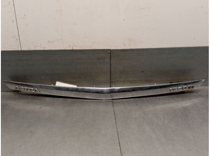 Recambio de maneta exterior porton para opel astra h berlina 1.7 16v cdti referencia OEM IAM 13223917 13266479 