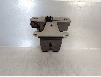 Replacement boot / tailgate lock for Ford Focus Sedan (CAP) 1.8 TDCi turbodiesel CAT OEM IAM reference 3M51R442A66CA 