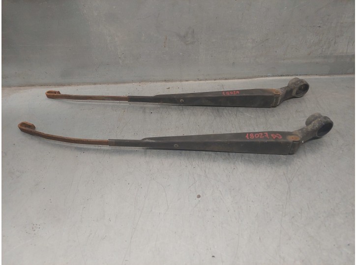 Replacement right front wiper arm for Ford Ranger (ES) 2.5 TDCi CAT OEM IAM reference 3942501 4036296 