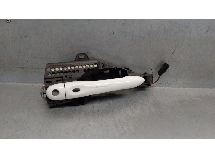 Recambio de maneta exterior delantera izquierda para renault clio iv 0.9 referencia OEM IAM 806079576R 806079576R 