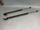 Replacement trunk / tailgate shock absorbers for Toyota Corolla Verso (R1) 2.2 D-4D luna OEM IAM reference 689600F011 