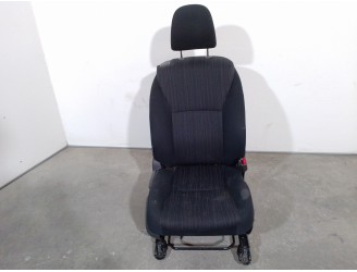 Recambio de asiento delantero derecho para toyota auris 1.3 16v cat referencia OEM IAM 4914209 TELA NEGRA LINEAS NARANJAS 3 PUER