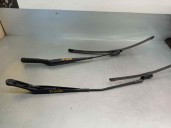 Recambio de brazo limpia delantero derecho para skoda fabia 1.2 tsi referencia OEM IAM 6V1955409A 6V1955410A 