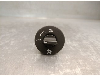 Recambio de boton airbag para renault twingo ii (cn0_) 1.5 dci 75 referencia OEM IAM 681995427R 681995427R 