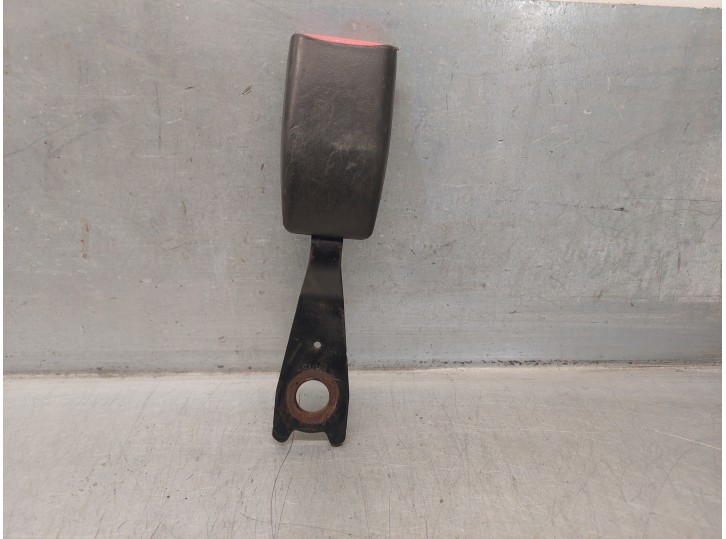 Recambio de enganche cinturon para ford ranger (es) 2.5 tdci cat referencia OEM IAM A9061525  