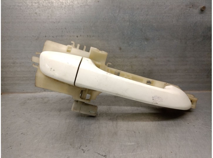 Recambio de maneta exterior delantera derecha para ssangyong xlv suv e-xgi 160 referencia OEM IAM 7245235010  