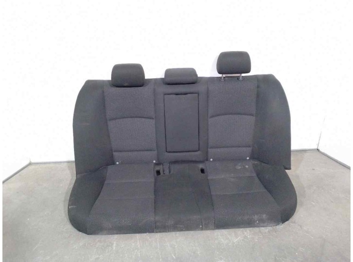 Recambio de asientos traseros para bmw serie 5 lim. (f10) 3.0 turbodiesel referencia OEM IAM 4787508 TELA NEGRA 5 PUERTAS