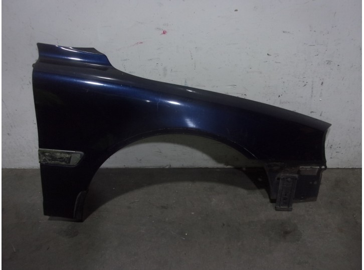 Recambio de aleta delantera derecha para volvo s80 berlina 2.9 referencia OEM IAM 8679353 AZUL 