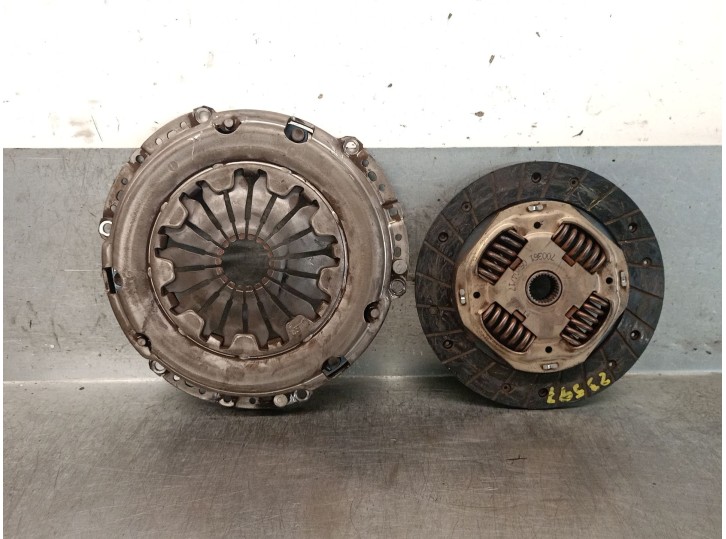 Recambio de kit embrague para volkswagen polo (9n1) 1.2 12v referencia OEM IAM 03D141031A 03D141031A 