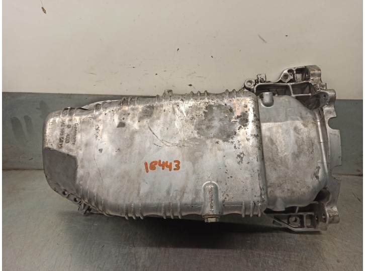 Recambio de carter para volvo s80 berlina 2.5 turbodiesel referencia OEM IAM 074103603K 