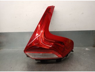 Replacement right rear light for Volvo V40 hatchback (525) D3 OEM IAM reference 31395845 