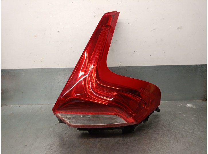 Recambio de piloto trasero derecho para volvo v40 hatchback (525) d3 referencia OEM IAM 31395845  