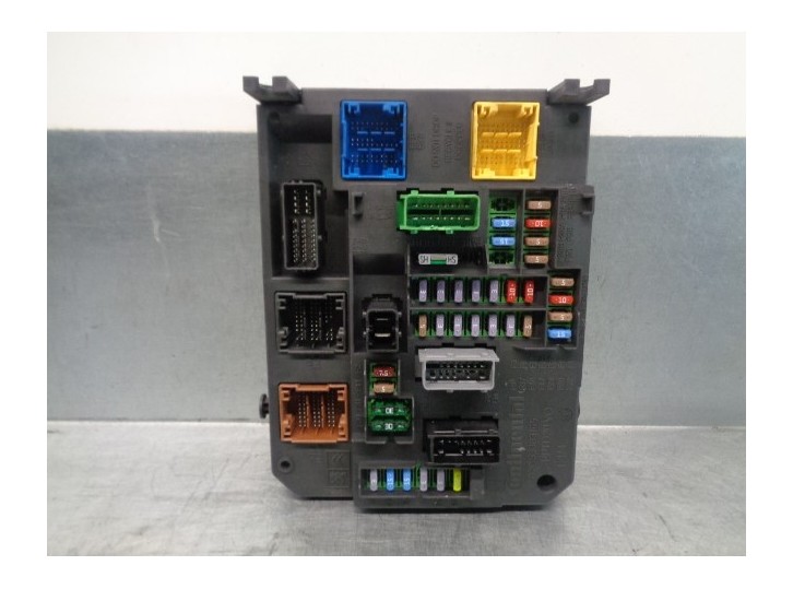 Recambio de caja reles / fusibles para peugeot 508 gt referencia OEM IAM 9664992380 S180121005G CONTINENTAL