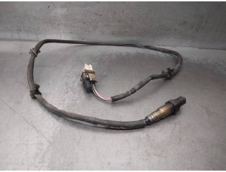 Replacement of lambda sensor for Volvo S80 Saloon 2.9 OEM IAM reference 9470570 0258007035 BOSCH