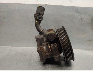 Replacement power steering pump for Ford Focus Sedan (CAK) 1.6 16V CAT OEM IAM reference 4074608 HBDCX 