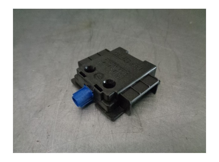 Recambio de antena para peugeot 508 gt referencia OEM IAM 9666359980 