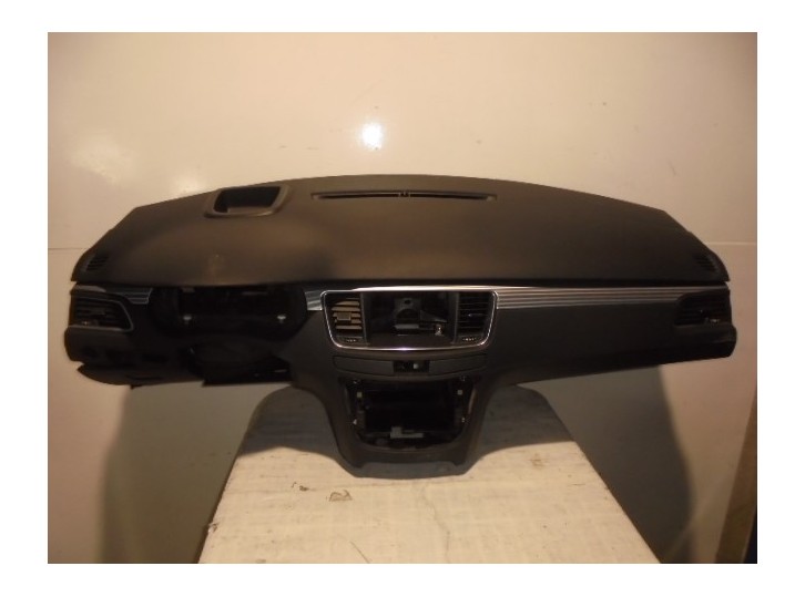 Recambio de salpicadero para peugeot 508 gt referencia OEM IAM 8247CJ NEGRO 