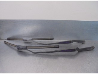 Recambio de brazo limpia delantero derecho para honda concerto (hw) 1.5 cat referencia OEM IAM 76600SK4G00 76610SK4G00 