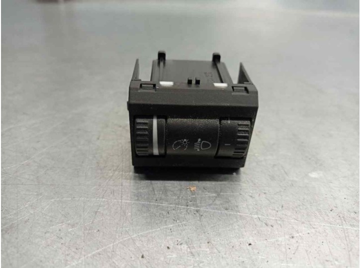Replacement switch for Skoda Octavia Sedan (1Z3) Active OEM IAM reference 