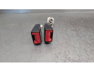 Recambio de enganche cinturon para volkswagen golf vi (5k1) 1.6 tdi dpf referencia OEM IAM 1K0857739M TRAS CENTRAL/ IZQUIER 5 PU