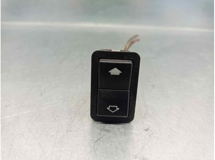 Recambio de mando elevalunas delantero derecho para bmw serie 5 berlina (e39) 530d referencia OEM IAM 8368974 4 PINES