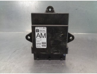 Recambio de centralita cierre para opel vectra c berlina 2.0 dti referencia OEM IAM 13111457  