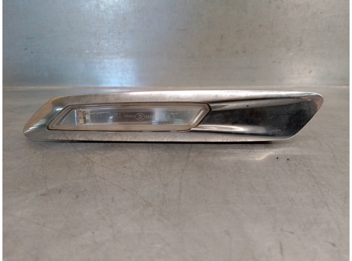 Recambio de piloto lateral derecho para bmw serie 5 lim. (f10) 3.0 turbodiesel referencia OEM IAM 154168 154170 