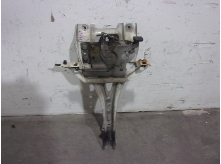 Recambio de panel frontal para honda concerto (hw) 1.5 cat referencia OEM IAM 4604SK4E00ZZ DE CHAPA CON CERRADURA 