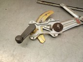 Recambio de elevalunas delantero derecho para ssangyong musso (fj) 2.3 d referencia OEM IAM 7230205002 7230205002 