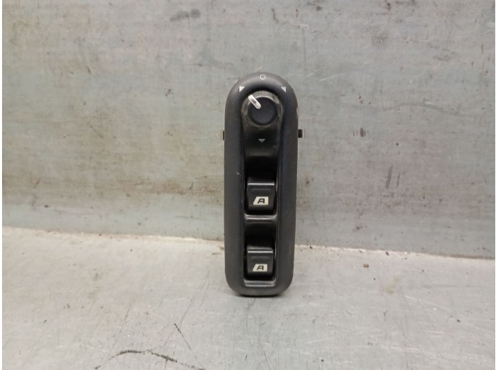 Recambio de mando elevalunas delantero izquierdo para ssangyong musso (fj) 2.3 d referencia OEM IAM 8582005001 8582005001 