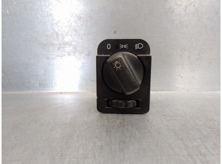 Recambio de mando luces salpicadero para opel astra f berlina 1.6 cat referencia OEM IAM 90481764 