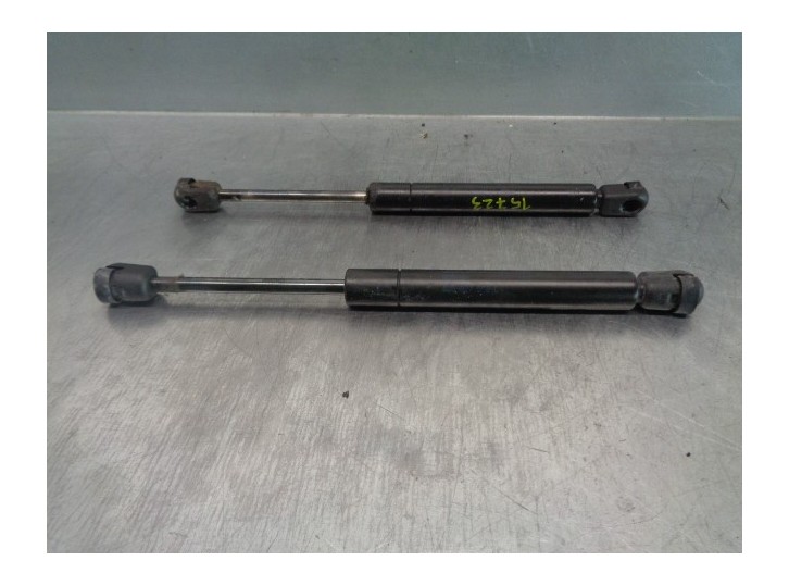 Recambio de amortiguadores maletero / porton para volkswagen passat berlina (3b2) básico referencia OEM IAM 8D5827552C 