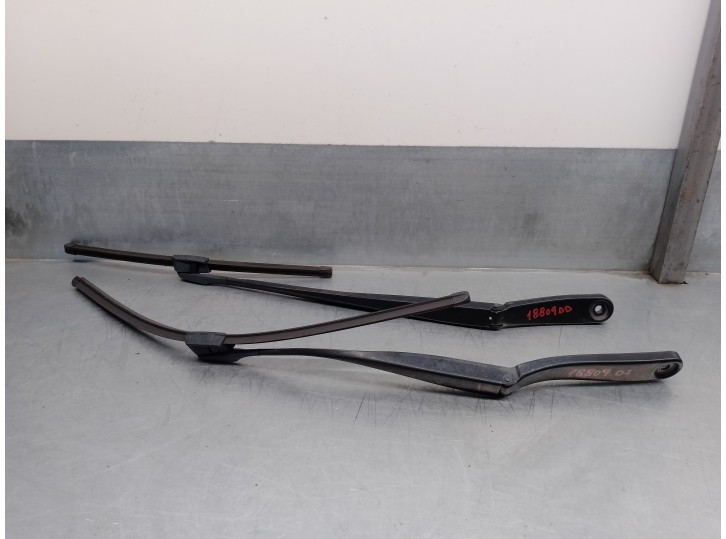 Recambio de brazo limpia delantero derecho para bmw serie 5 lim. (f10) 3.0 turbodiesel referencia OEM IAM 61617182459 6161720315