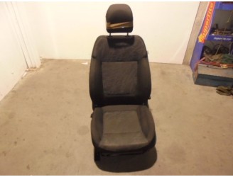 Recambio de asiento delantero izquierdo para peugeot 3008 referencia OEM IAM 4019858 TELA NEGRA Y GRIS 5 PUERTAS