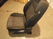 Recambio de asiento delantero izquierdo para peugeot 3008 referencia OEM IAM 4019858 TELA NEGRA Y GRIS 5 PUERTAS