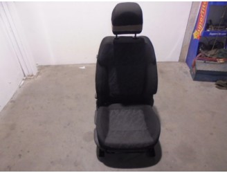 Recambio de asiento delantero derecho para peugeot 3008 referencia OEM IAM 4019859 TELA NEGRA Y GRIS 5 PUERTAS