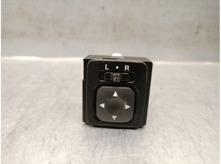 Recambio de mando retrovisor para mitsubishi mirage / space star vi hatchback (a0_a) 1.2 referencia OEM IAM MR417977 MR417977 