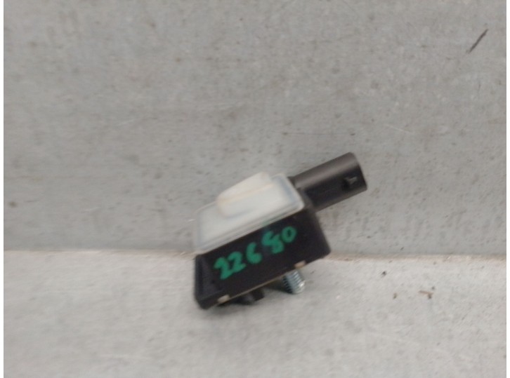 Recambio de sensor para bmw x1 (f48) sdrive 16 d referencia OEM IAM 930525202 