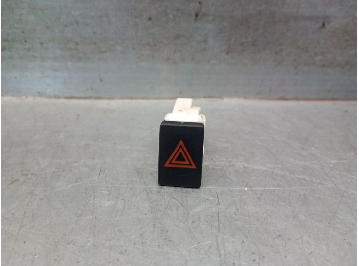 Replacement hazard warning switch for Nissan Qashqai I (J10, NJ10) 1.5 dCi OEM IAM reference 25290JD00A 25290JD00A 