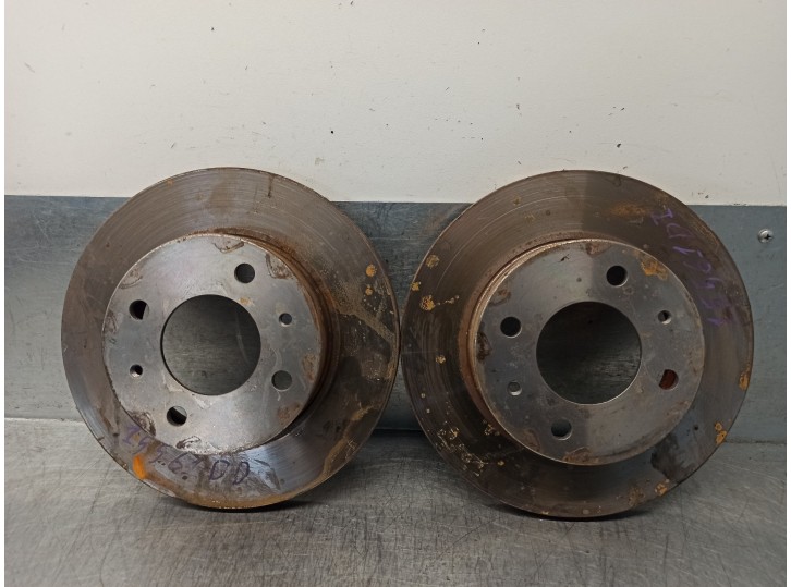 Replacement front brake disc for Hyundai Atos Prime (MX) GLS (2003) OEM IAM reference 