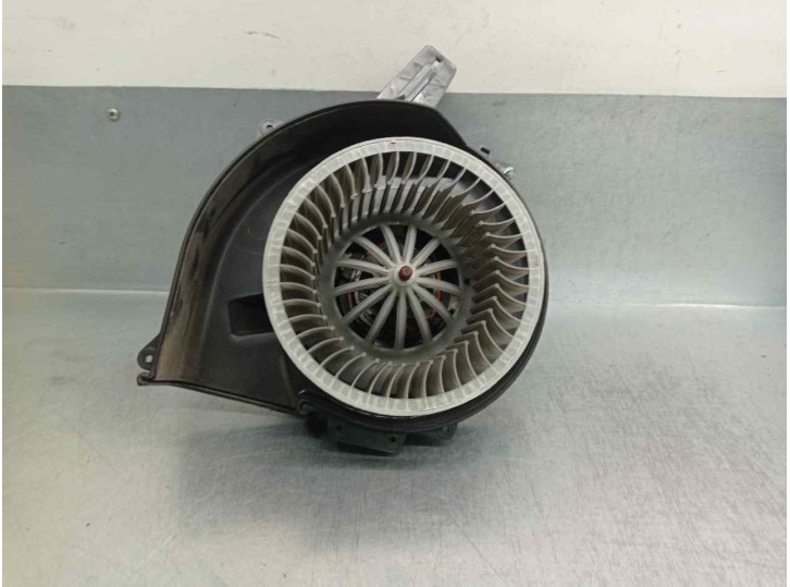 Recambio de motor calefaccion para skoda fabia 1.2 tsi referencia OEM IAM 6R1819015 VENTILADOR 