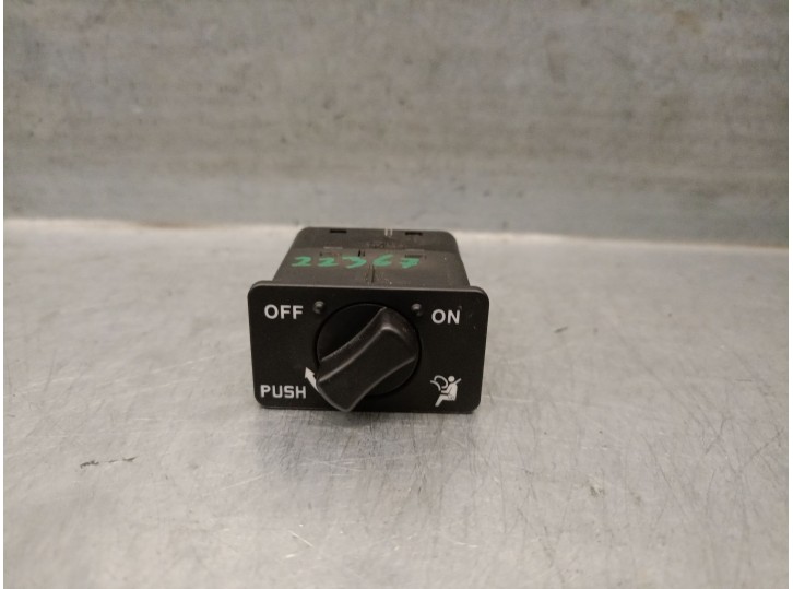 Recambio de interruptor para ssangyong xlv suv e-xgi 160 referencia OEM IAM 8530014000  