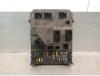 Recambio de caja reles / fusibles para citroën c3 1.4 hdi referencia OEM IAM 9653667280 SIEMENS